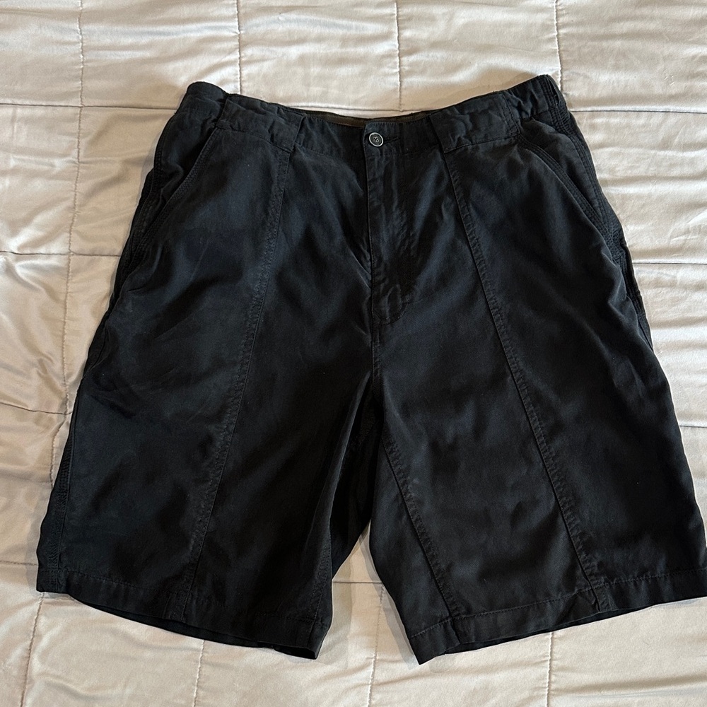 Tommy Bahama Men's Black Casual Shorts - Size 32